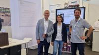 LogiMAT 2022: Dr. W. Weiss, GF avus Services, U. Claß-Weiss, Leiterin PR & Marketing, L. Kunze, Leiter Vertrieb und Kommunikation